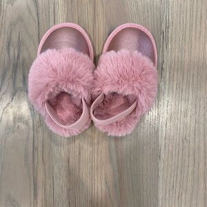 Never Worn Toddler Girl Slippers (5/6)